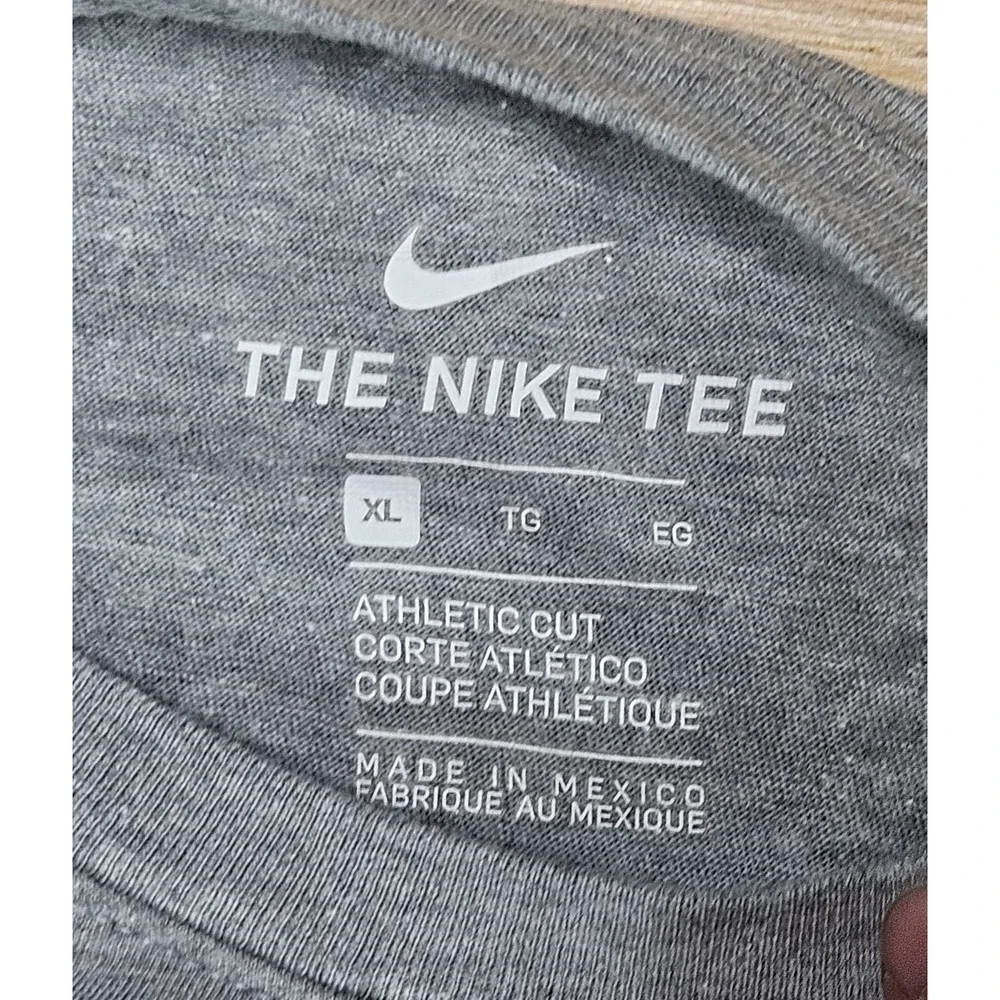 Clemson Tigers Nike Long Sleeve T-Shirt Boys XL Gray Athletic Cut Graphic Tee